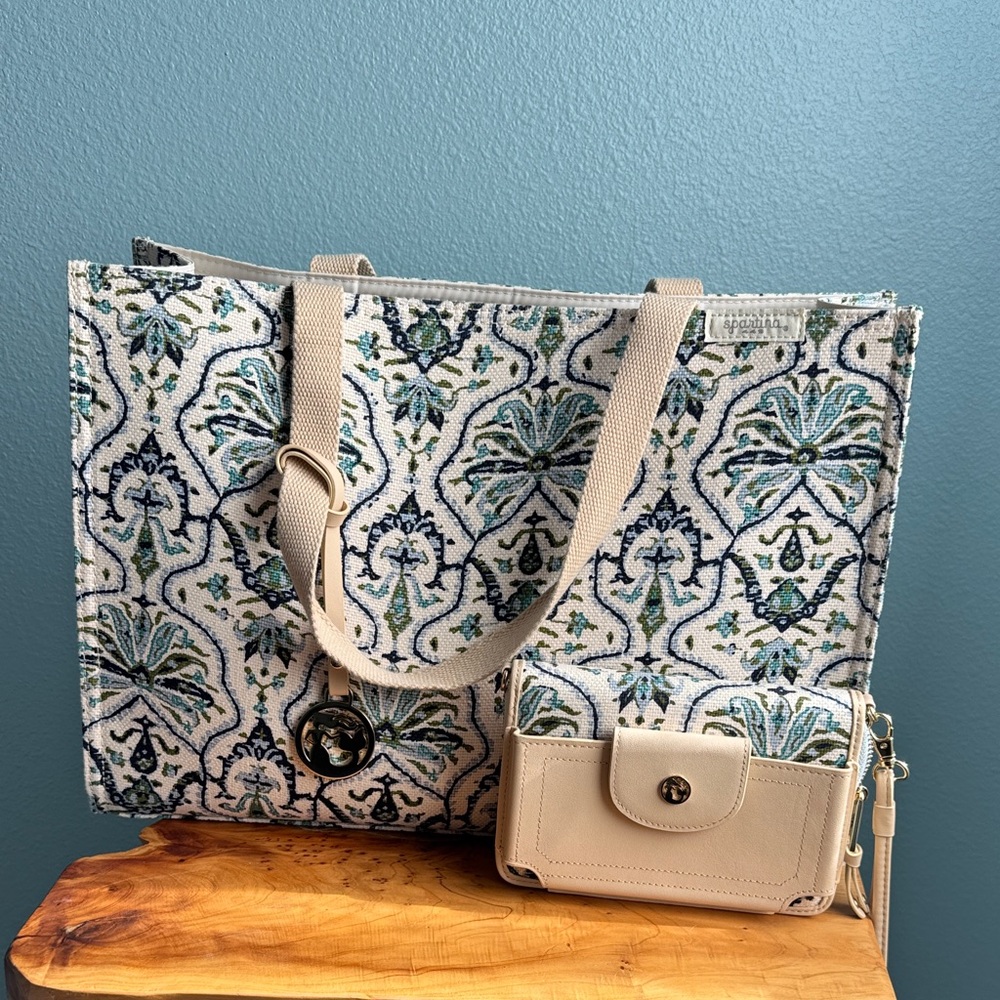 Market tote and phone wallet set